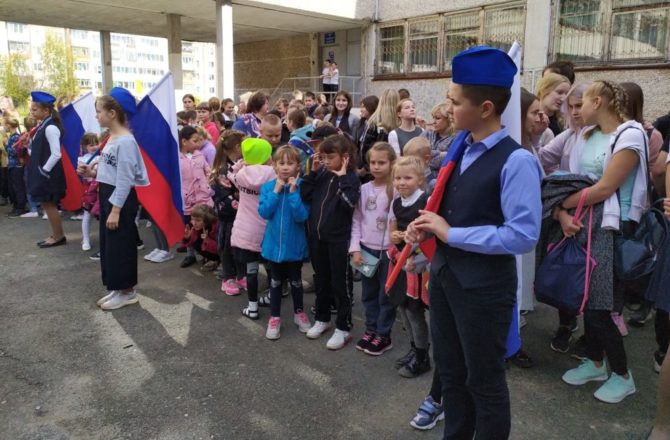 В Соликамской школе № 15 в 21-й раз прошло открытие спартакиады учащихся